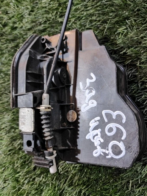 Замок двери BMW 530i E60