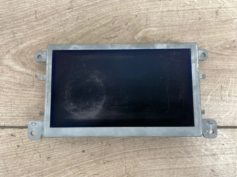 Дисплей информационный Audi Q7 2010-2015 4L