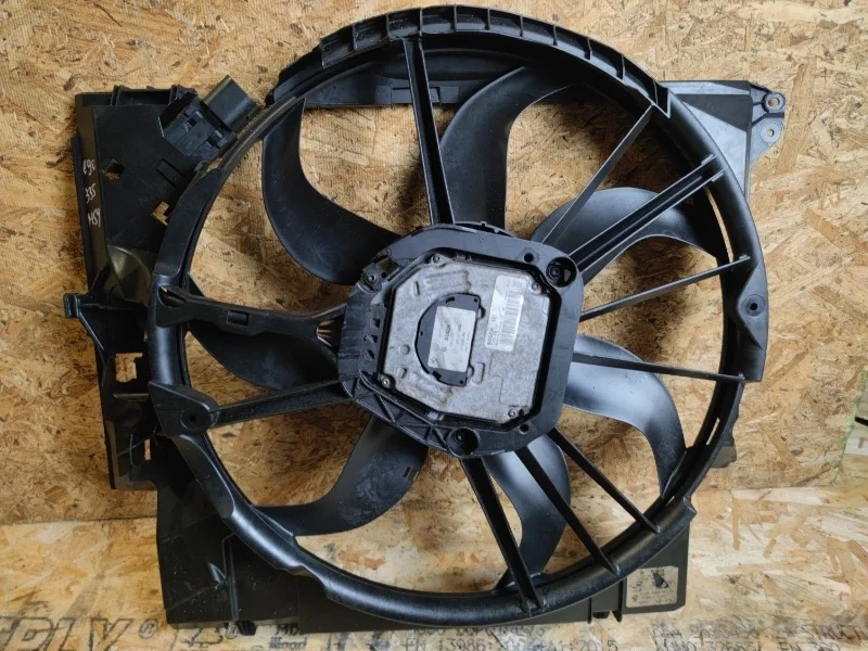 Вентилятор радиатора BMW 335xi E90