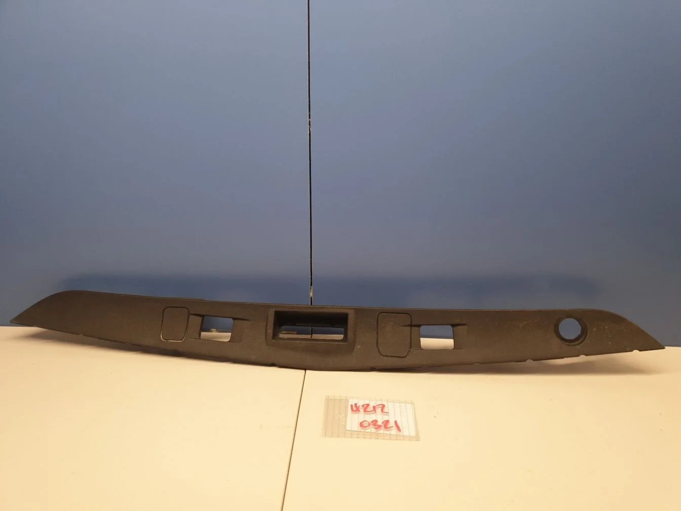 Накладка крышки багажника для Mercedes E-klasse W212 2009-2016