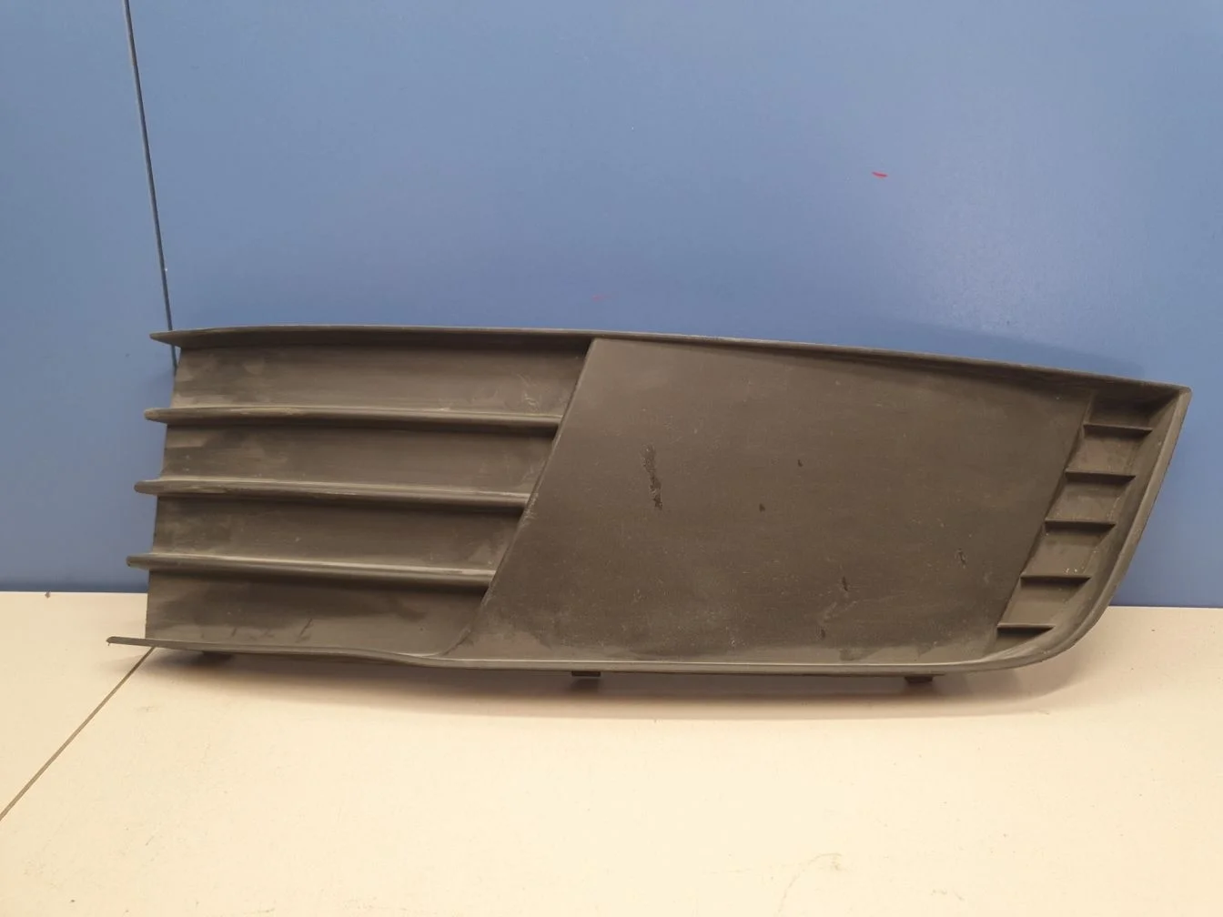 Решетка в бампер левая для Skoda Octavia A7 2013-2020