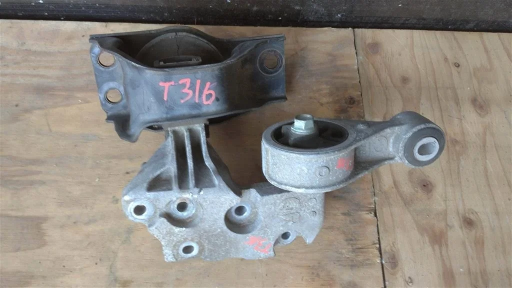 Б.у. опора двигателя NISSAN X-TRAIL T31 NISSAN X-TRAIL T31