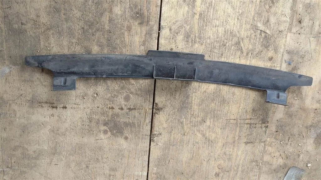 Б.у. накладка на панель радиатора NISSAN QASHQAI+2 JJ10 NISSAN QASHQAI+2 JJ10