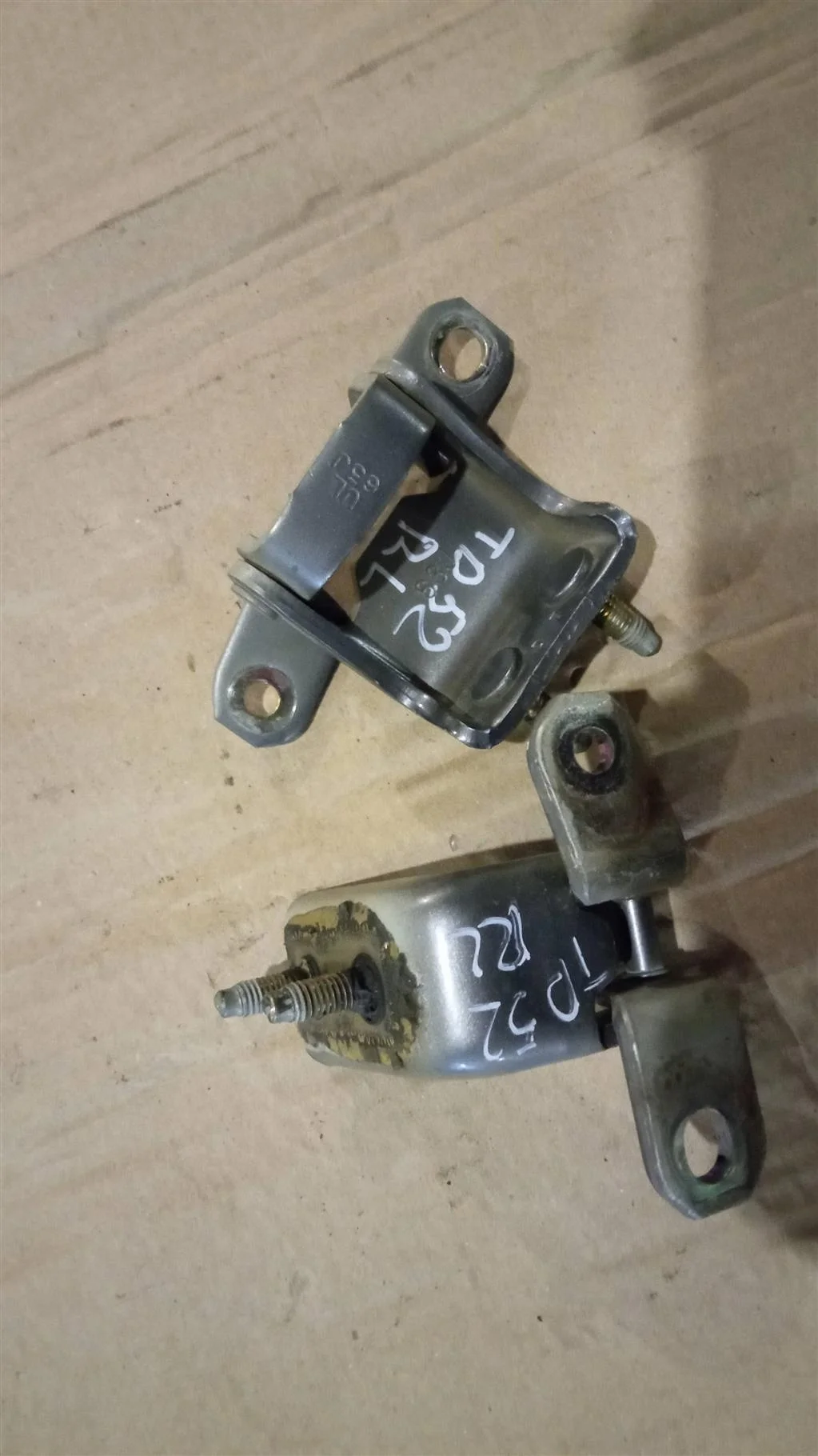 Б.у. петля двери SUZUKI GRAND VITARA JB420 SUZUKI GRAND VITARA JB420