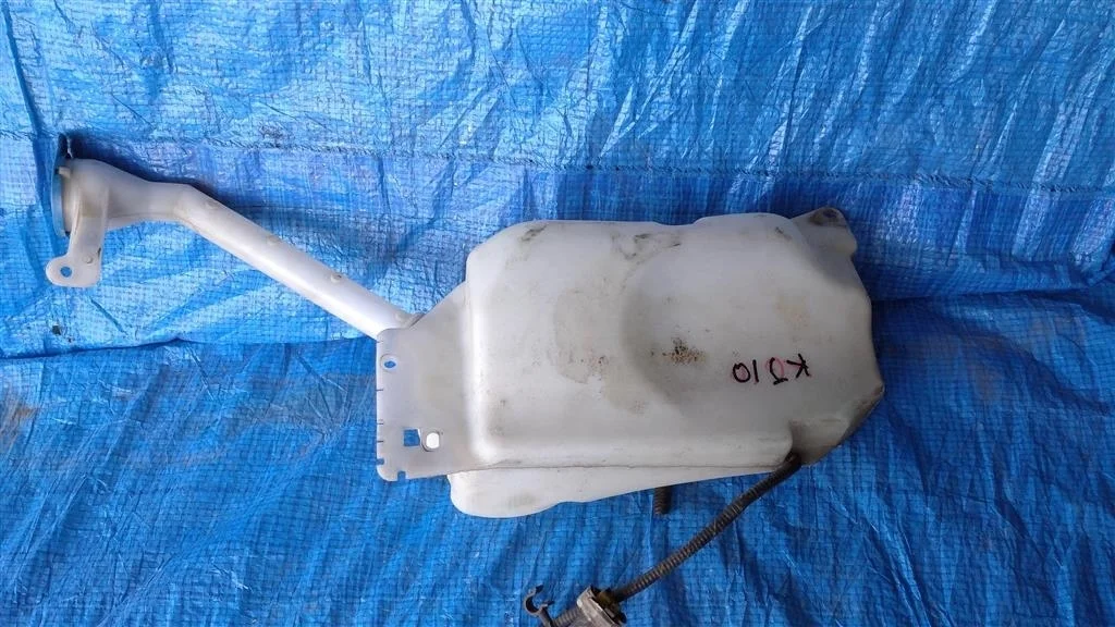 Б.у. бачок омывателя NISSAN QASHQAI J10 NISSAN QASHQAI J10