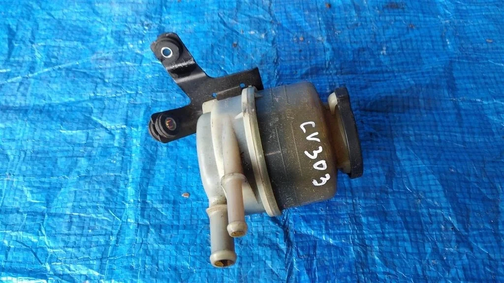 Б.у. бачок гидроусилителя TOYOTA CAMRY V30 TOYOTA CAMRY V30