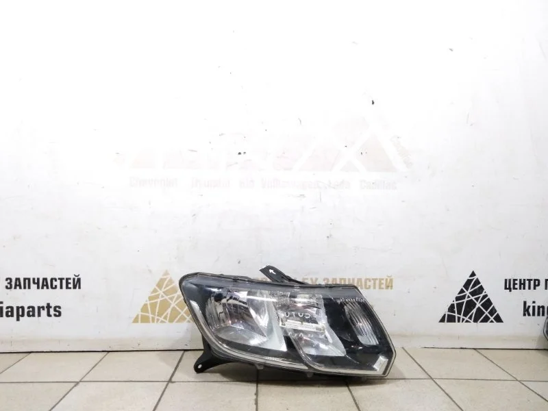Фара Renault Logan 2014-2018 L8 до Рестайлинг