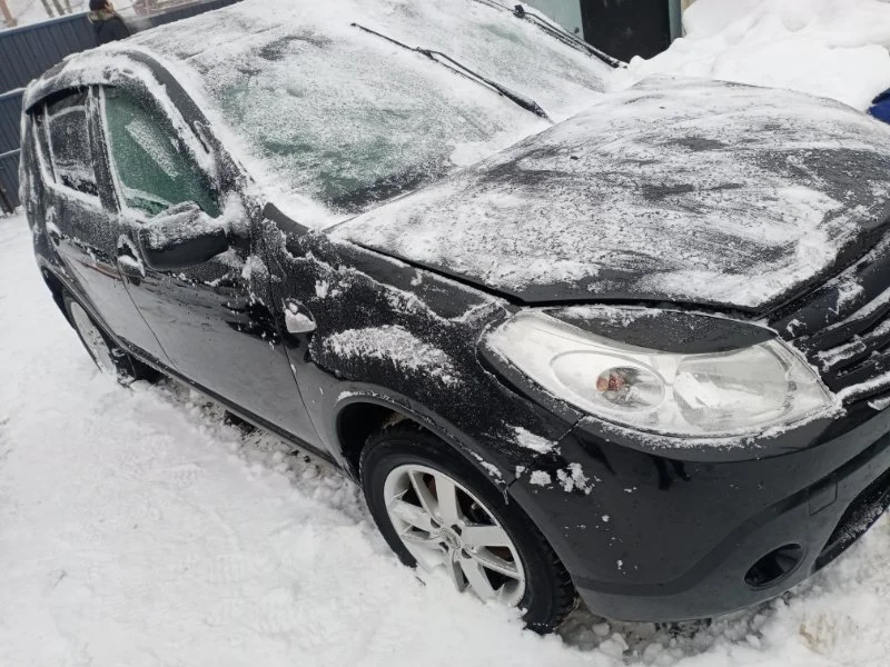 Продажа Renault Sandero 1.4 (75Hp) (K7J A710) FWD MT по запчастям