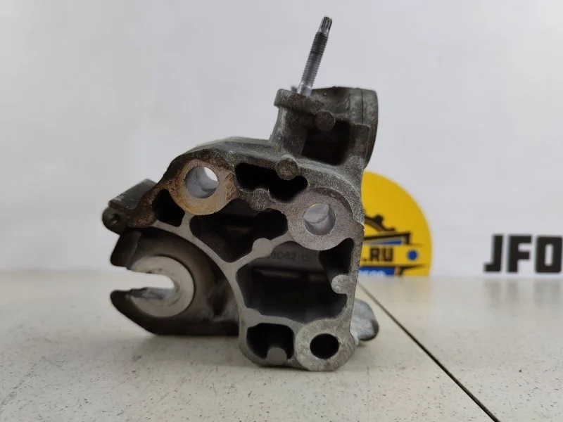 Кронштейн двигателя Ford S-max 2012