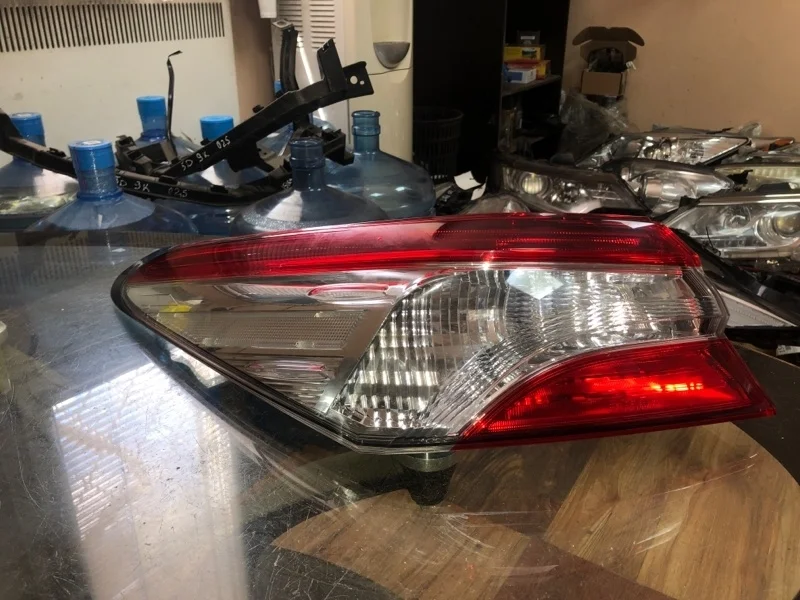 Фонарь Toyota Camry 2018-2021 70