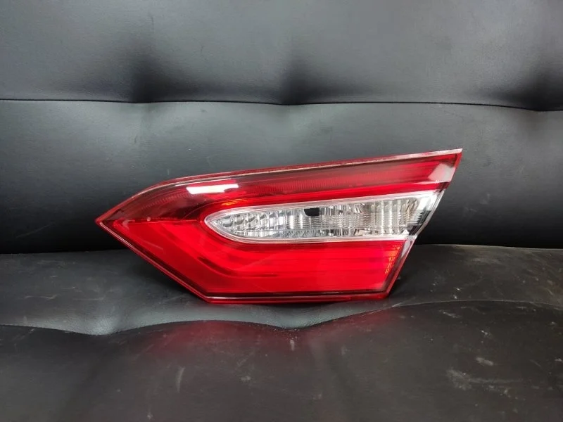 Фонарь Toyota Camry 2018-2021 70