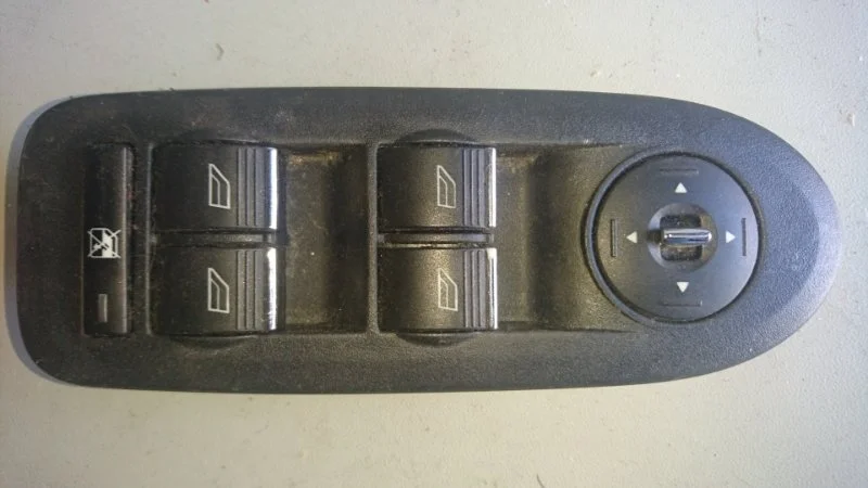Блок кнопок стеклоподъемников Ford Kuga 2008-2012