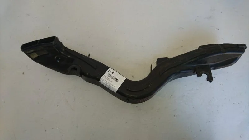 Воздухозаборник Ford Focus 2 2008-2011