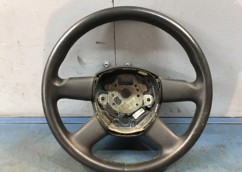 Руль Audi A4 B7