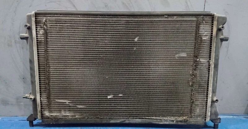 Радиатор охлаждения Audi A3 8P