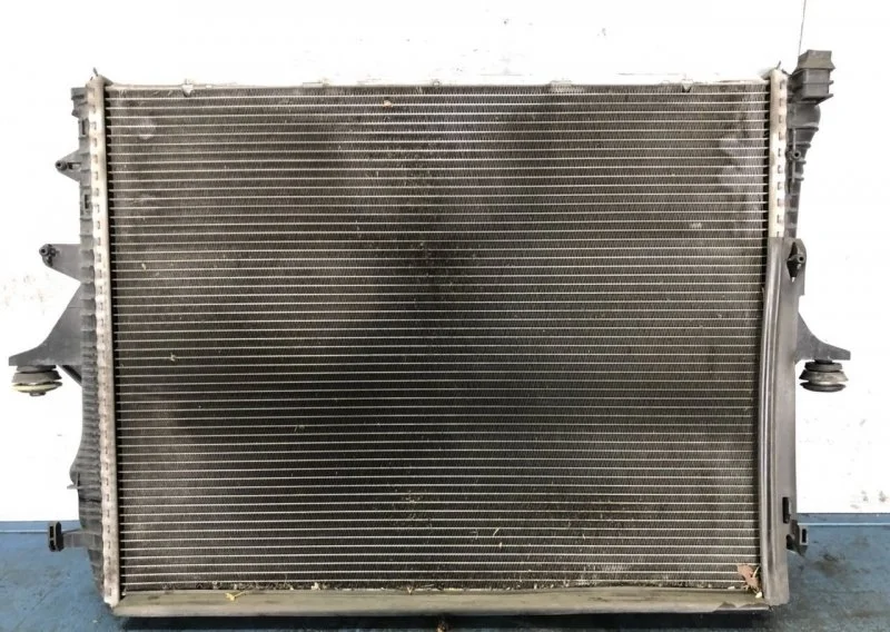 Радиатор охлаждения Volkswagen Touareg GP