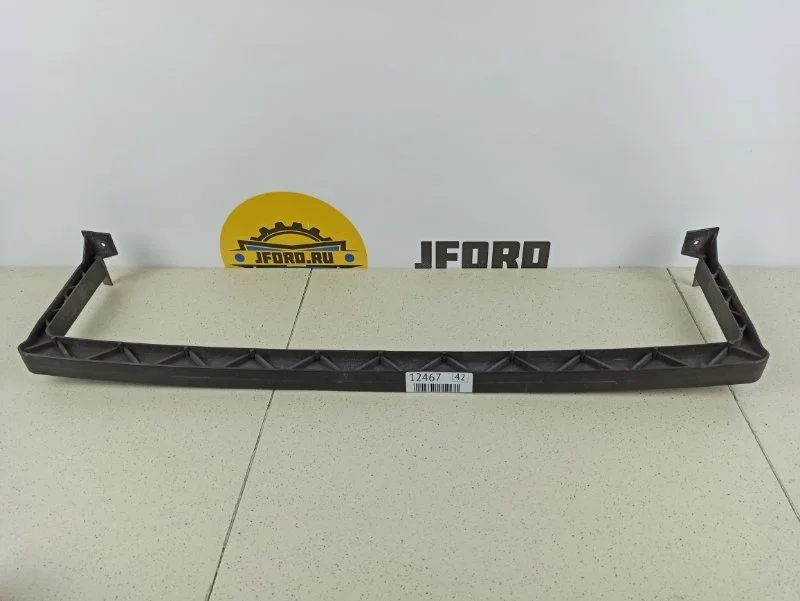 Кронштейн радиатора нижний Volvo C30 2009 MK20, MK38, MK43, MK67