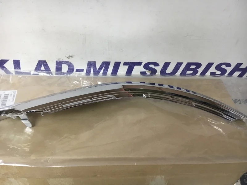 Накладка на бампер Mitsubishi Outlander 3 2015- 6407A144 GF2W 4B10, передняя правая