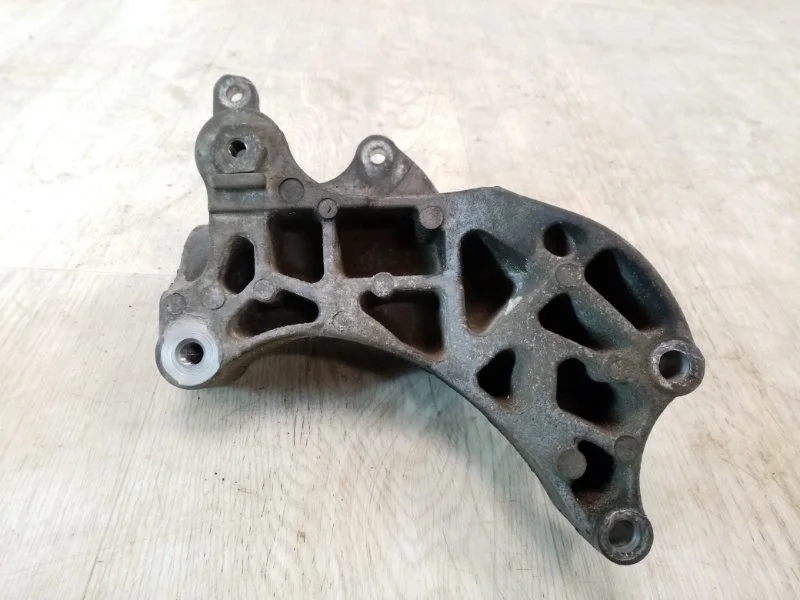 Кронштейн насоса гур MITSUBISHI LANCER 10 2007, 2008, 2009, 2010, 2011, 2012, 2013, 2014, 2015 CY1A, CY2A, CY3A, CY4A, CY6A, CY8A, CY9A, CZ4A, CX1A, CX2A, CX3A, CX4A, CX6A, CX8A, CX9A
