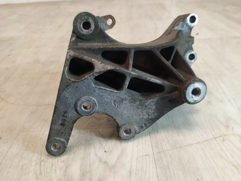 Кронштейн насоса гур MITSUBISHI LANCER 10 2007, 2008, 2009, 2010, 2011, 2012, 2013, 2014, 2015 CY1A, CY2A, CY3A, CY4A, CY6A, CY8A, CY9A, CZ4A, CX1A, CX2A, CX3A, CX4A, CX6A, CX8A, CX9A
