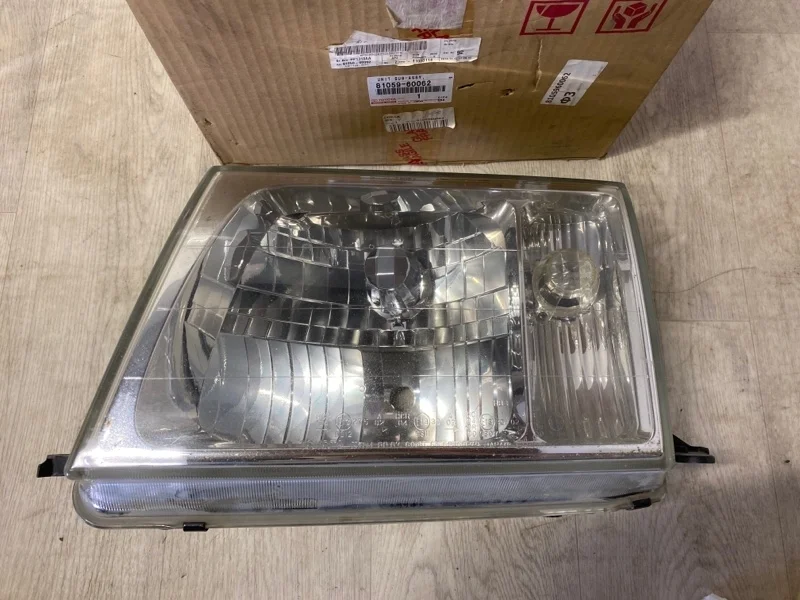 Фара TOYOTA LAND CRUISER 1998 1999 2000 2001 2002 2003 2004 2005 2006 2007 2008 FZJ100, HDJ100, HDJ100L, HZJ105, HZJ105L, UZJ100, UZJ100L, UZJ100W