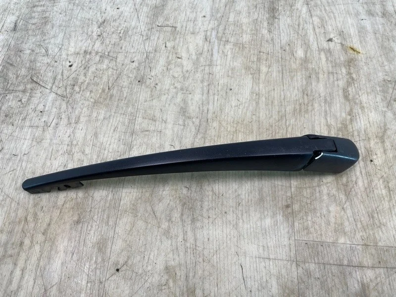 Поводок дворника MITSUBISHI OUTLANDER 3 2012 2013 2014 2015 2016 2017 2018 2019 2020 2021 2022 2023 GF3W