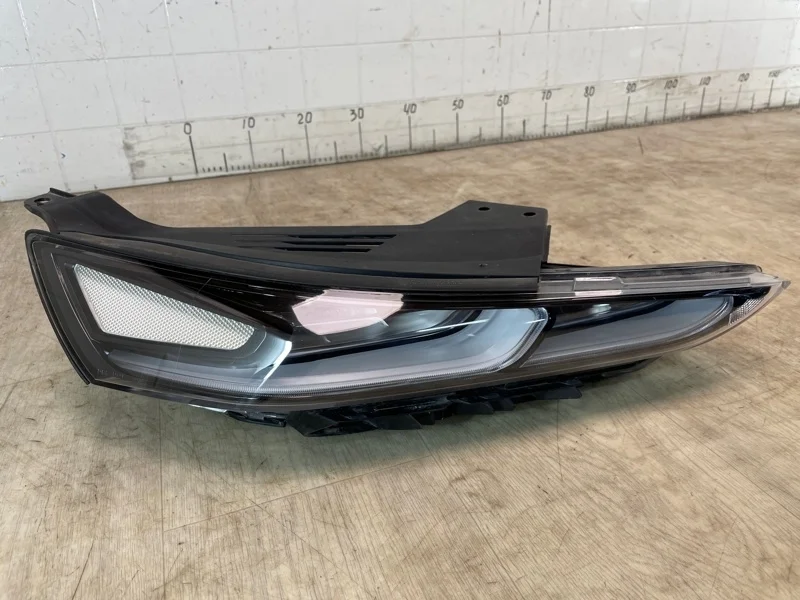 Фара HYUNDAI SANTA FE 4 2018 2019 2020 2021 TM