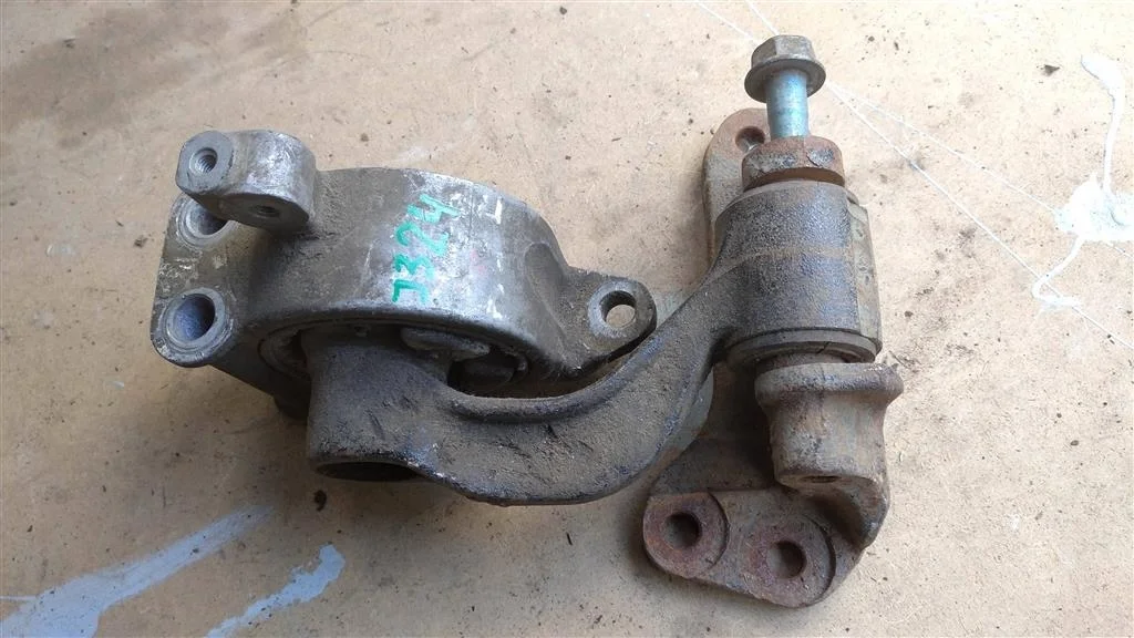 Б.у. опора двигателя NISSAN TEANA J32 NISSAN TEANA J32