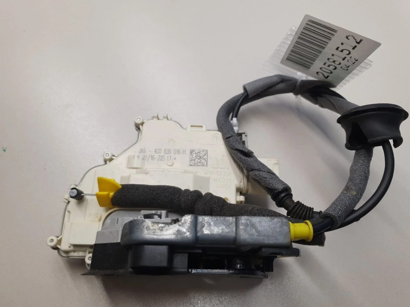 Замок двери задней правой для Audi A4 B9 2015-