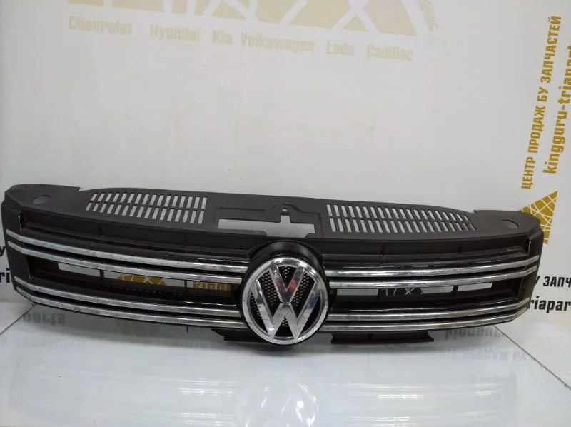 Решетка радиатора Volkswagen Tiguan 2011-2017 5N2 Рестайлинг