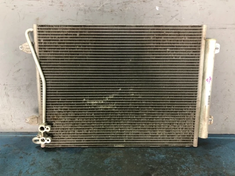 Радиатор кондиционера Volkswagen Passat B7