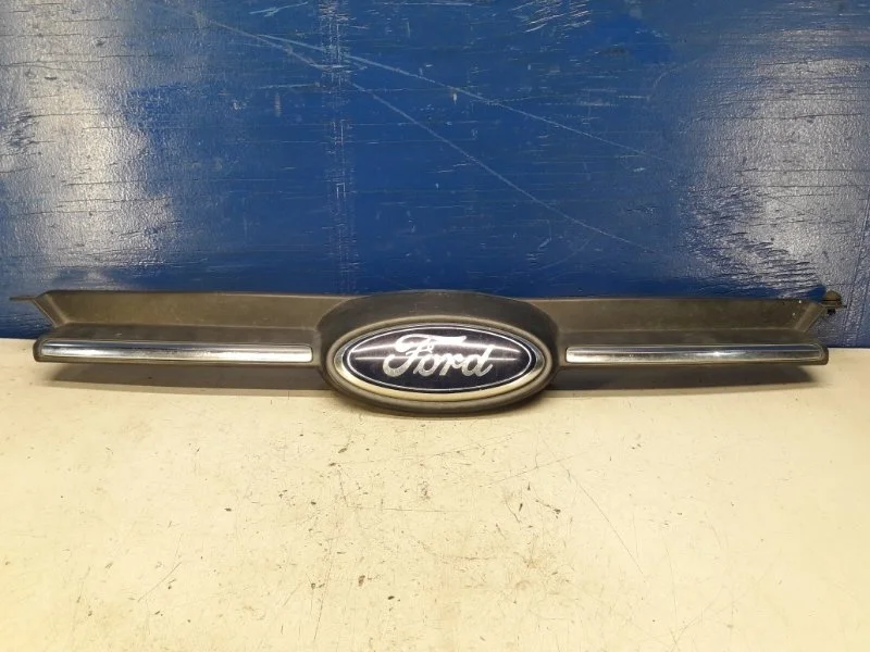 Решетка радиатора Ford Focus 3 2011-2015 BM518200BE