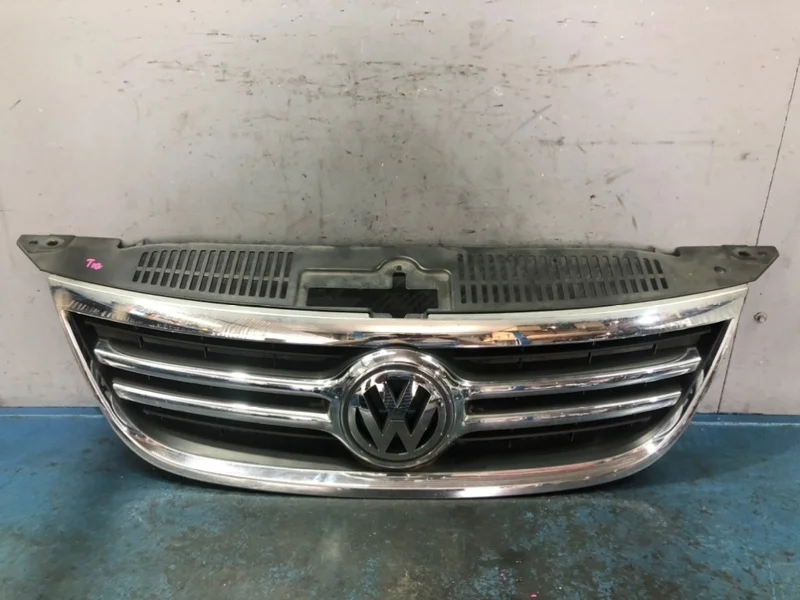Решетка радиатора Volkswagen Tiguan NF