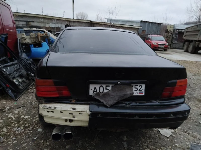 Продажа BMW 3er 1.8 (113Hp) (M40B18) RWD MT по запчастям