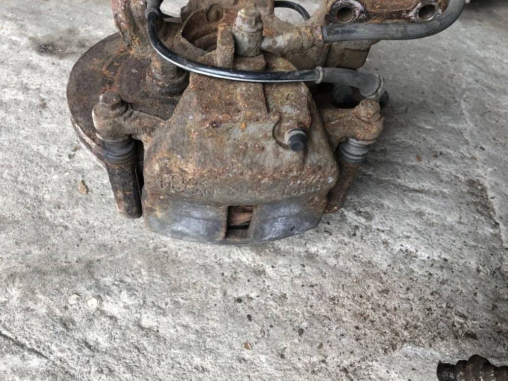 суппорт передний nissan almera N16