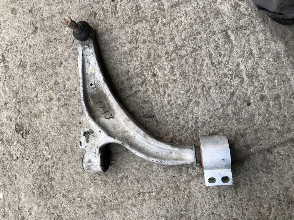 рычаг передний правый opel astra J cruze