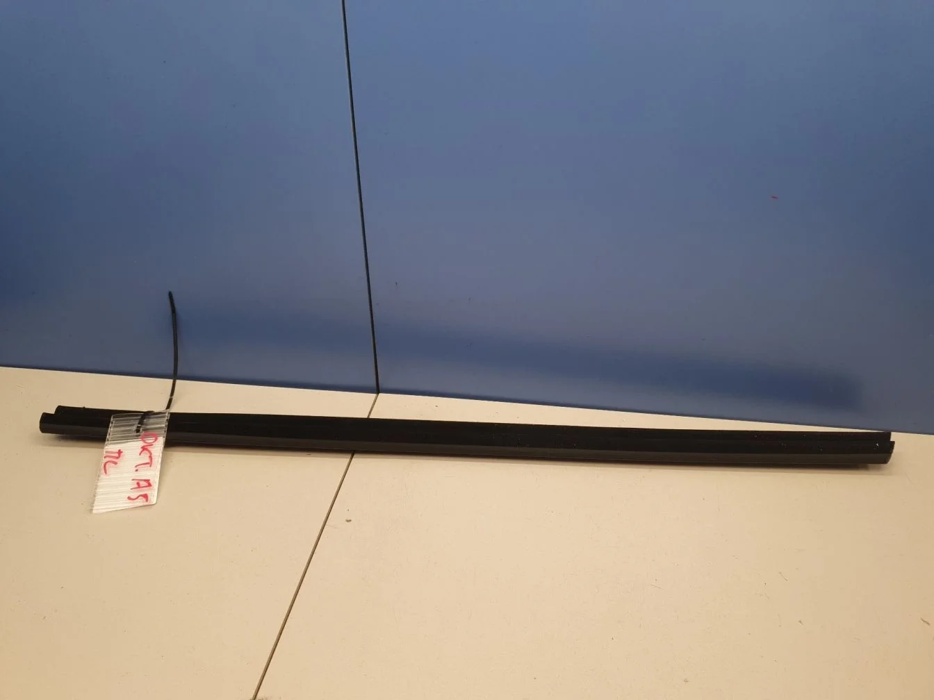 Накладка стекла передней левой двери для Skoda Octavia A5 1Z 2004-2013