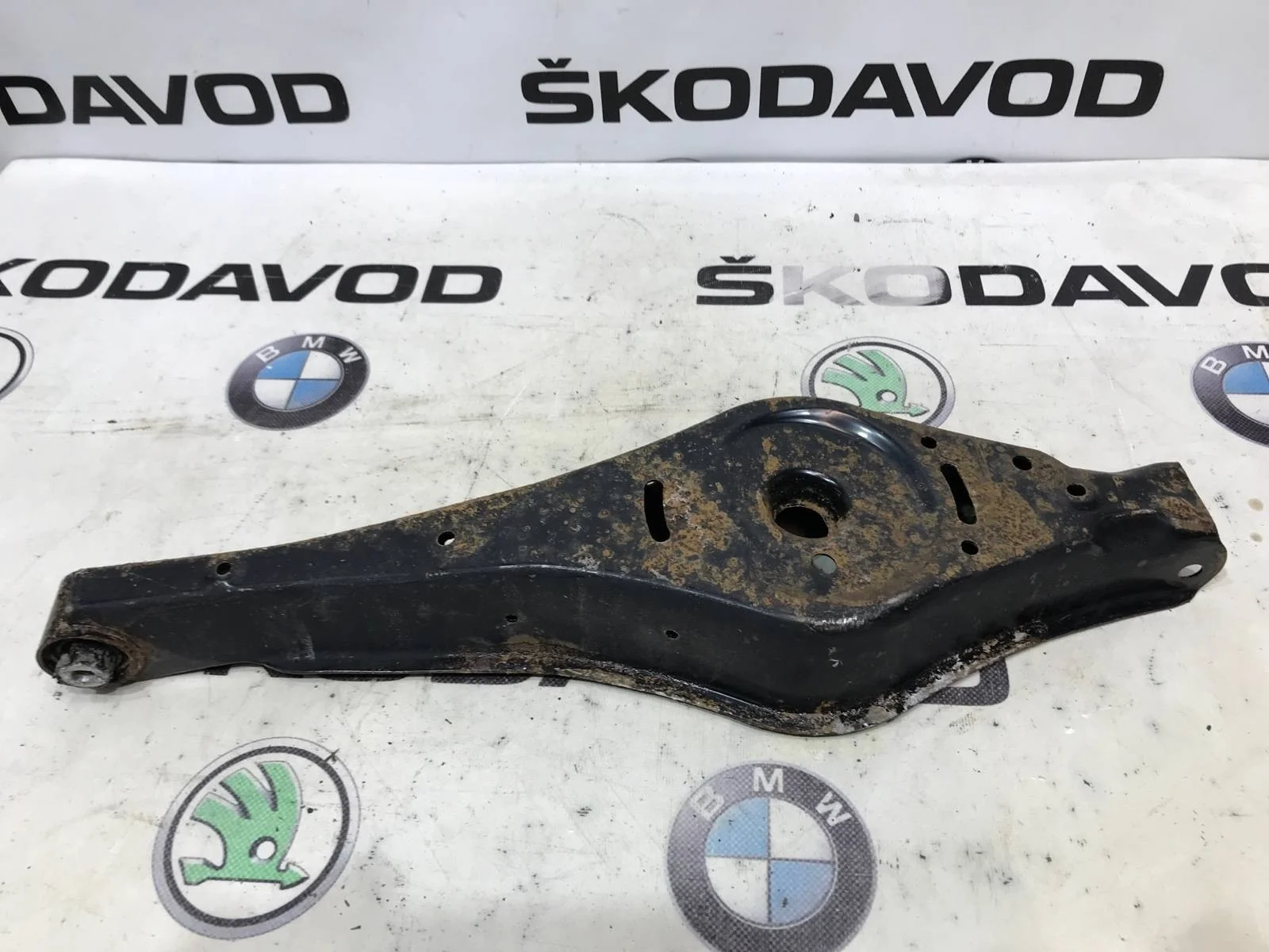 Рычаг поперечный Skoda Octavia 2010 1K0505311AB A5 (1Z) 1.8 CDAB, задний