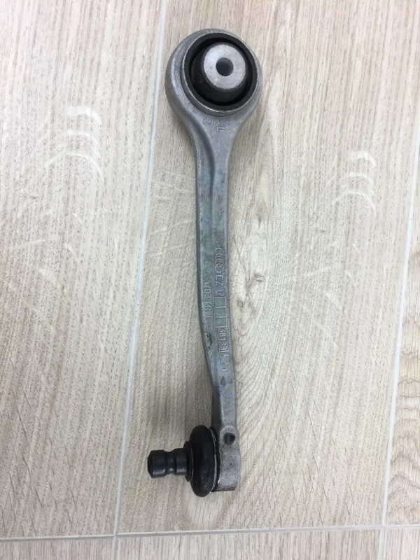 Рычаг подвески верхний Audi A4 2016- B9