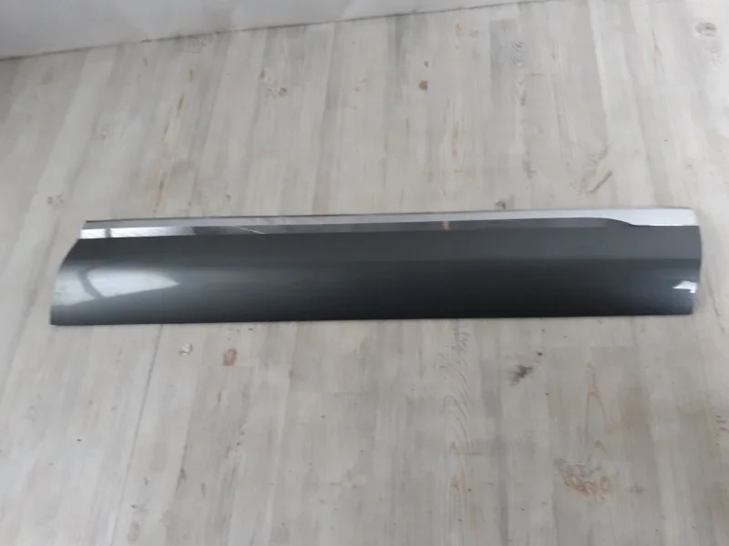 Молдинг двери VW Touareg 2 2010-2018 7P