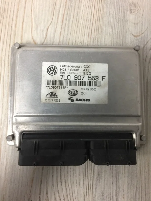 Блок управления пневмоподвески VW Touareg 2003-2010 7L