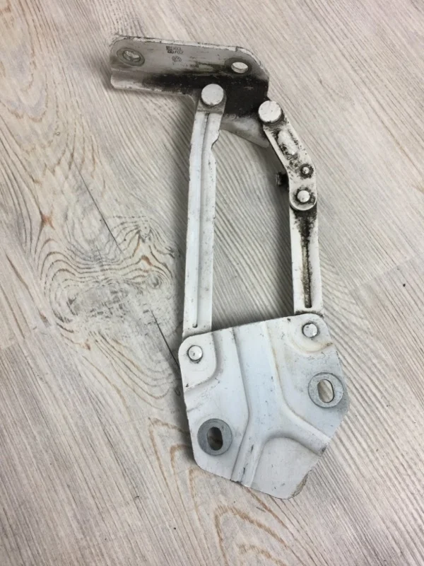 Петля капота VW Touran 2003-2015 1T