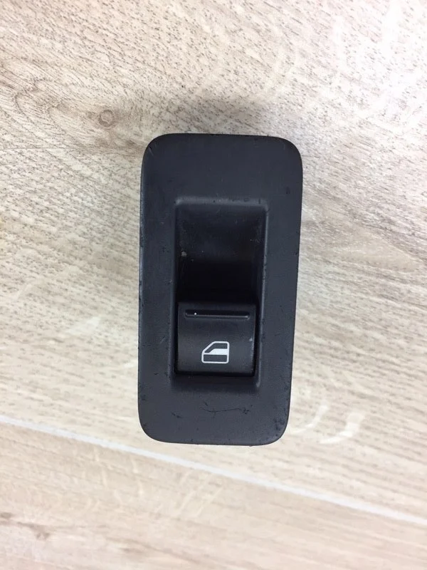 Кнопка стеклоподъемника VW Touareg 2003-2010 7L