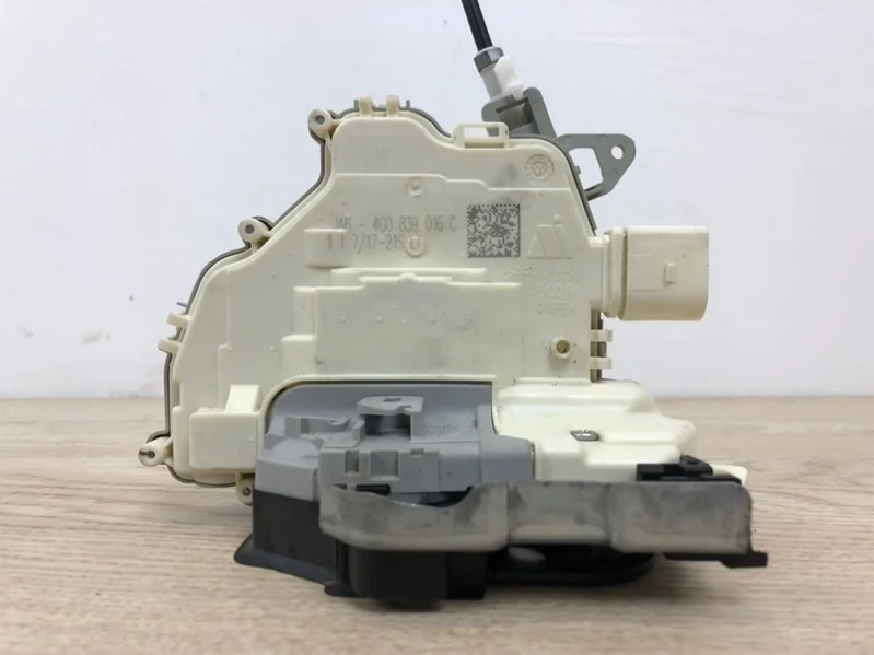 Замок двери Porsche Cayenne 2010-2014 958 (92A)