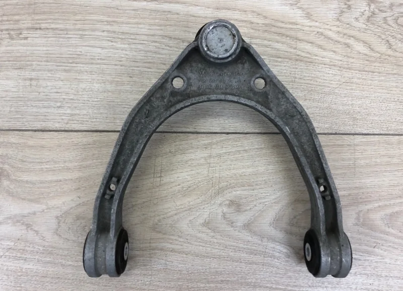 Рычаг подвески верхний Audi Q7 2006-2015 4L