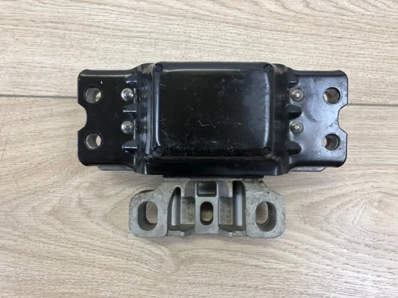 Опора кпп VW Passat 2006-2015 B7