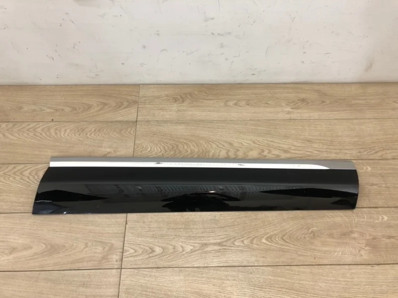 Молдинг двери VW Touareg 2 2010-2018 7P