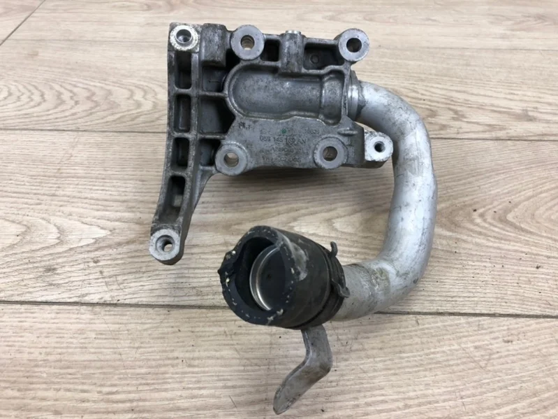 Кронштейн кондиционера Audi Q7 2010-2015 4L