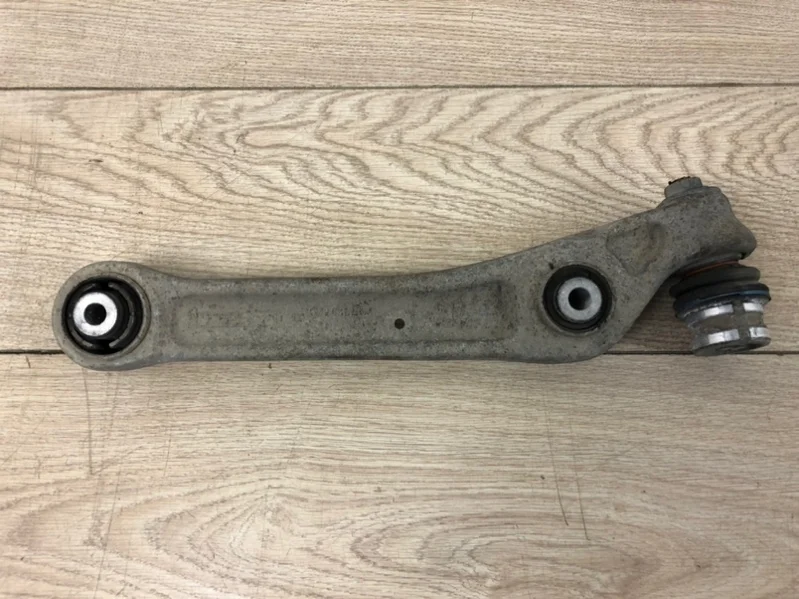 Рычаг подвески несущий Audi A4 S-line 2015- B9