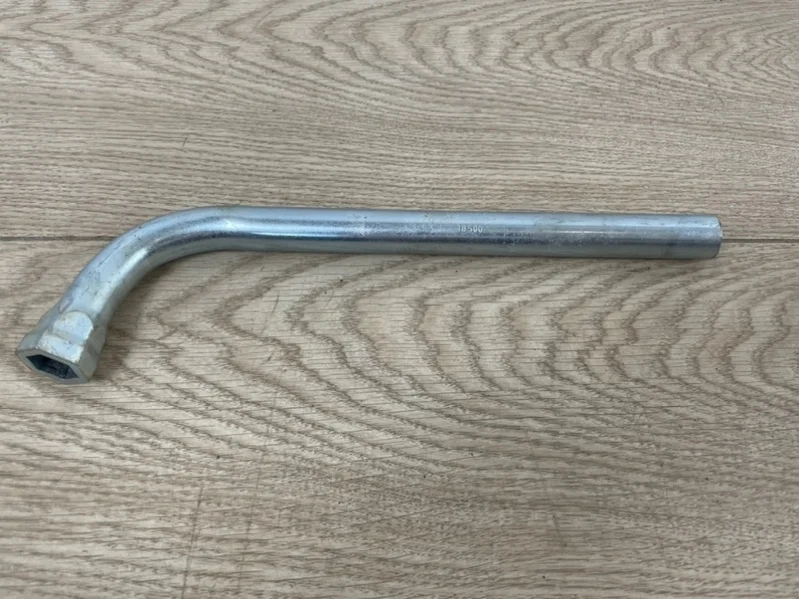 Ключ баллонный VW Passat B8 2015- 3G